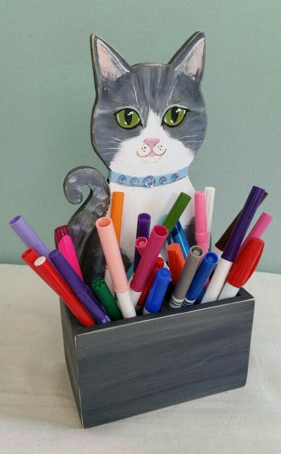 Charming Wooden Cat Marker Keeper