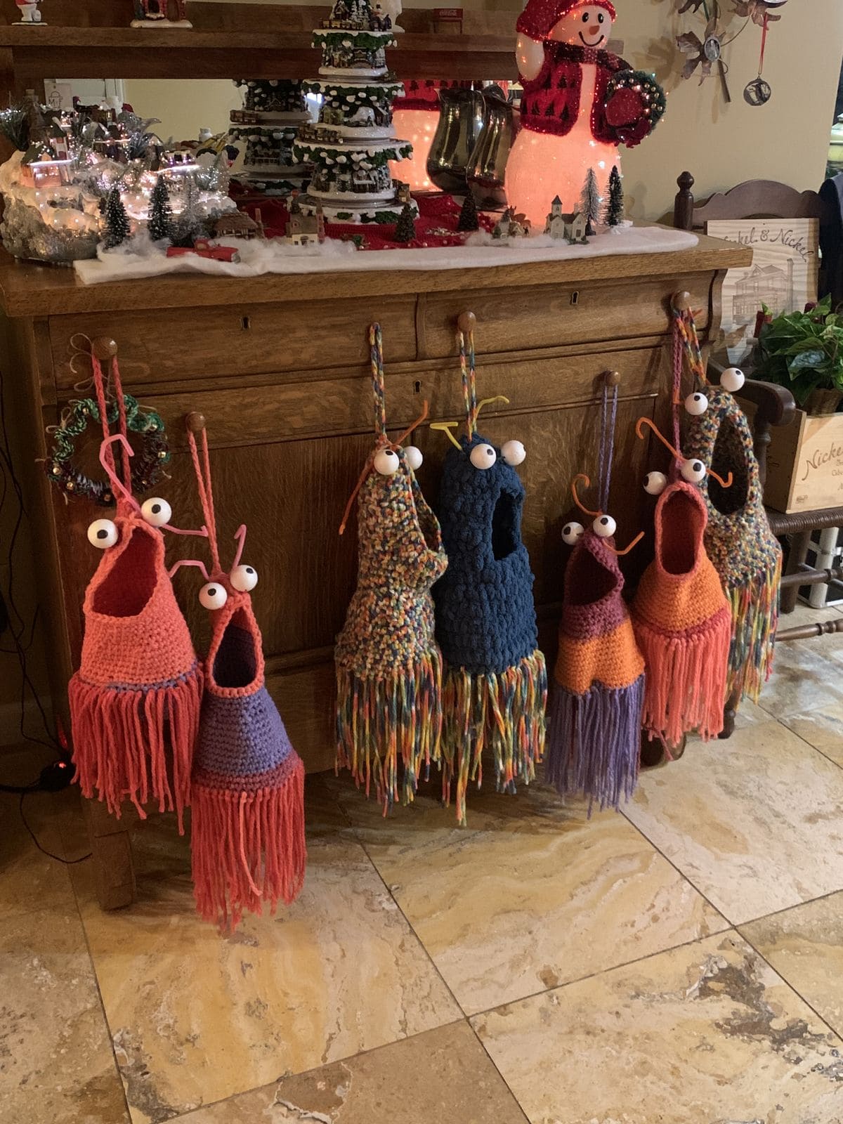 Goofy Monster Hanging Helpers