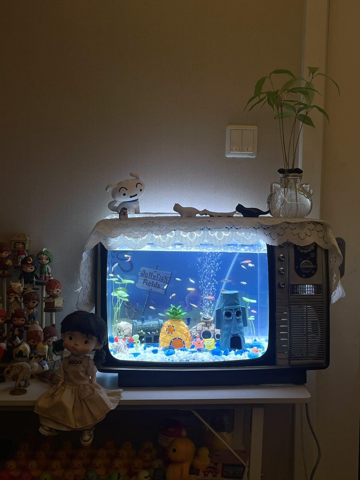 Retro TV Aquarium