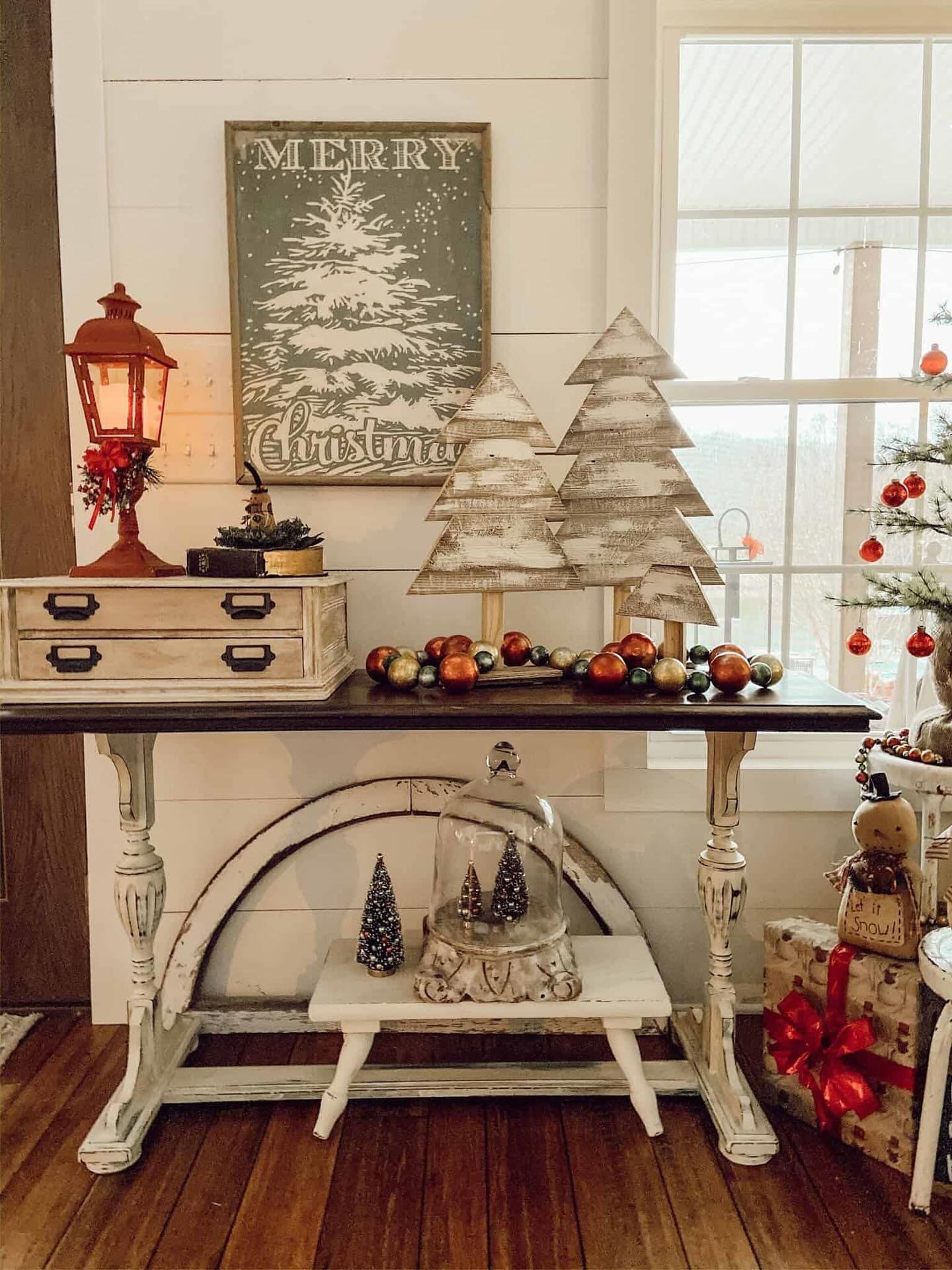 Rustic Christmas Entryway Magic