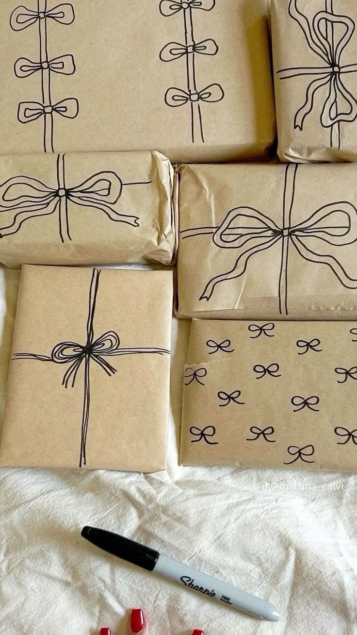 Simple Bow Drawn Wrapping
