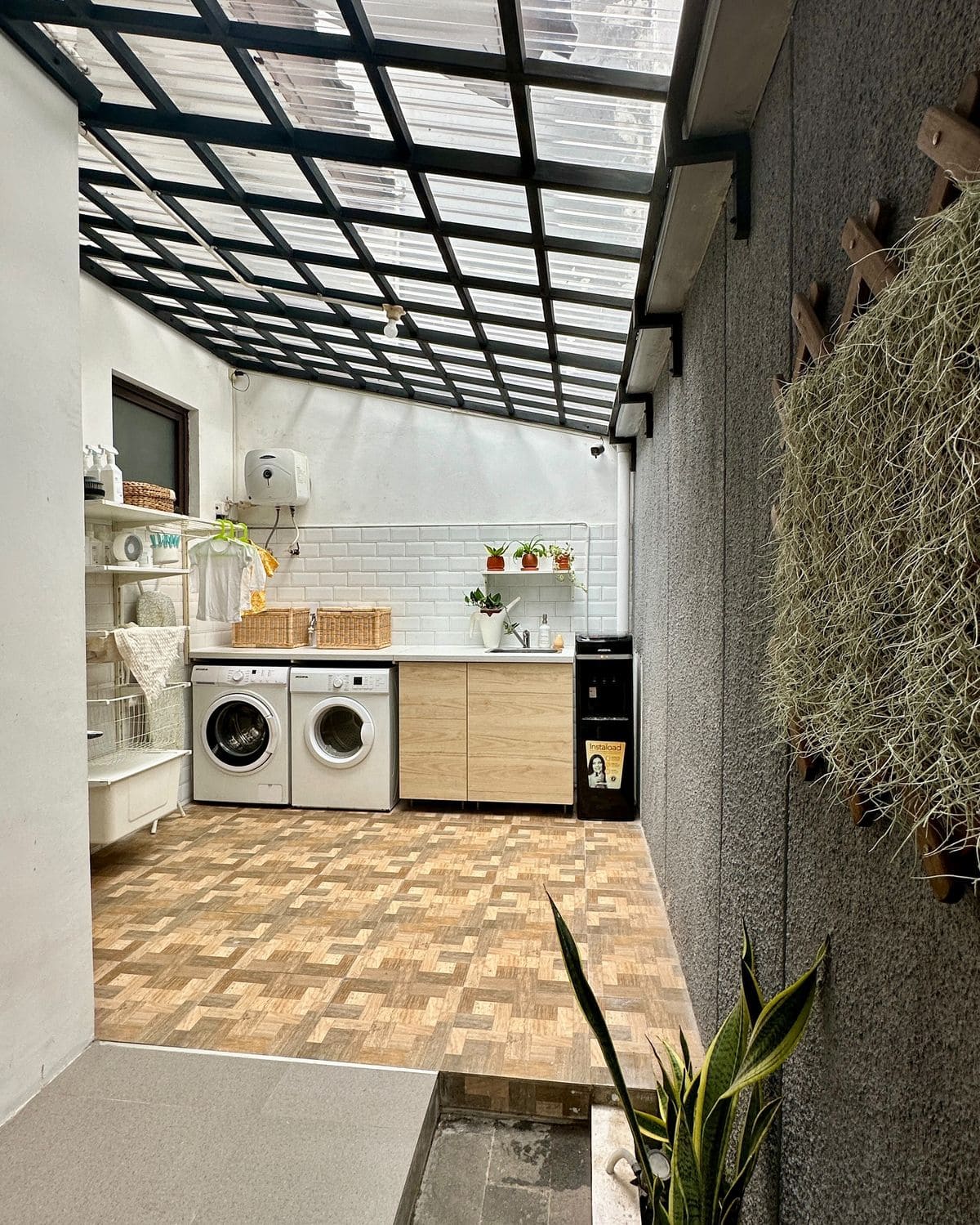 Bright Covered Laundry Terrace